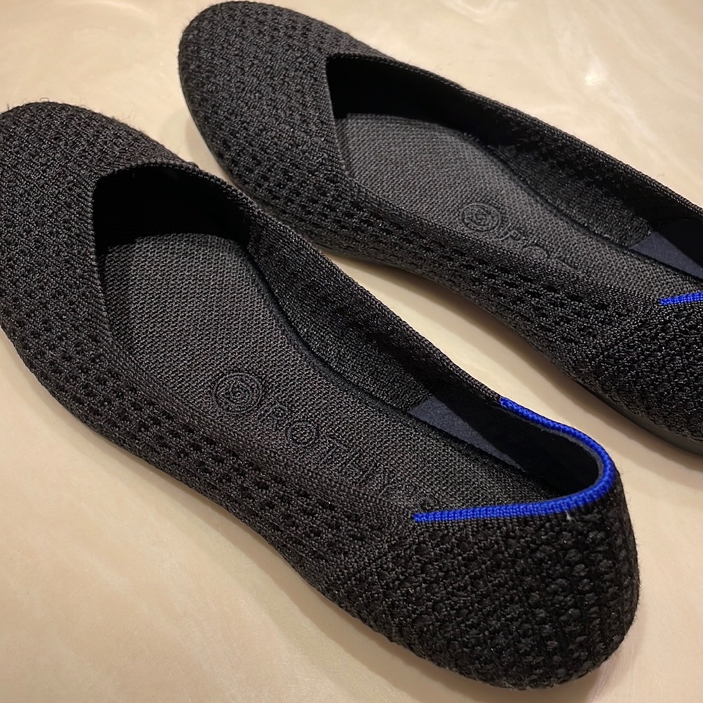 Rothy’s size 8.5 clean & in great condition! The fit is small/only worn 2X